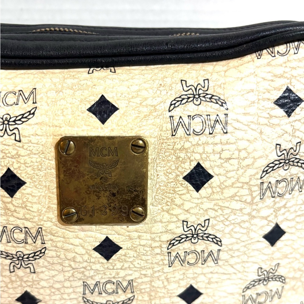 MCM vintage navy blue and Cream Bag - Picture 5 of 8